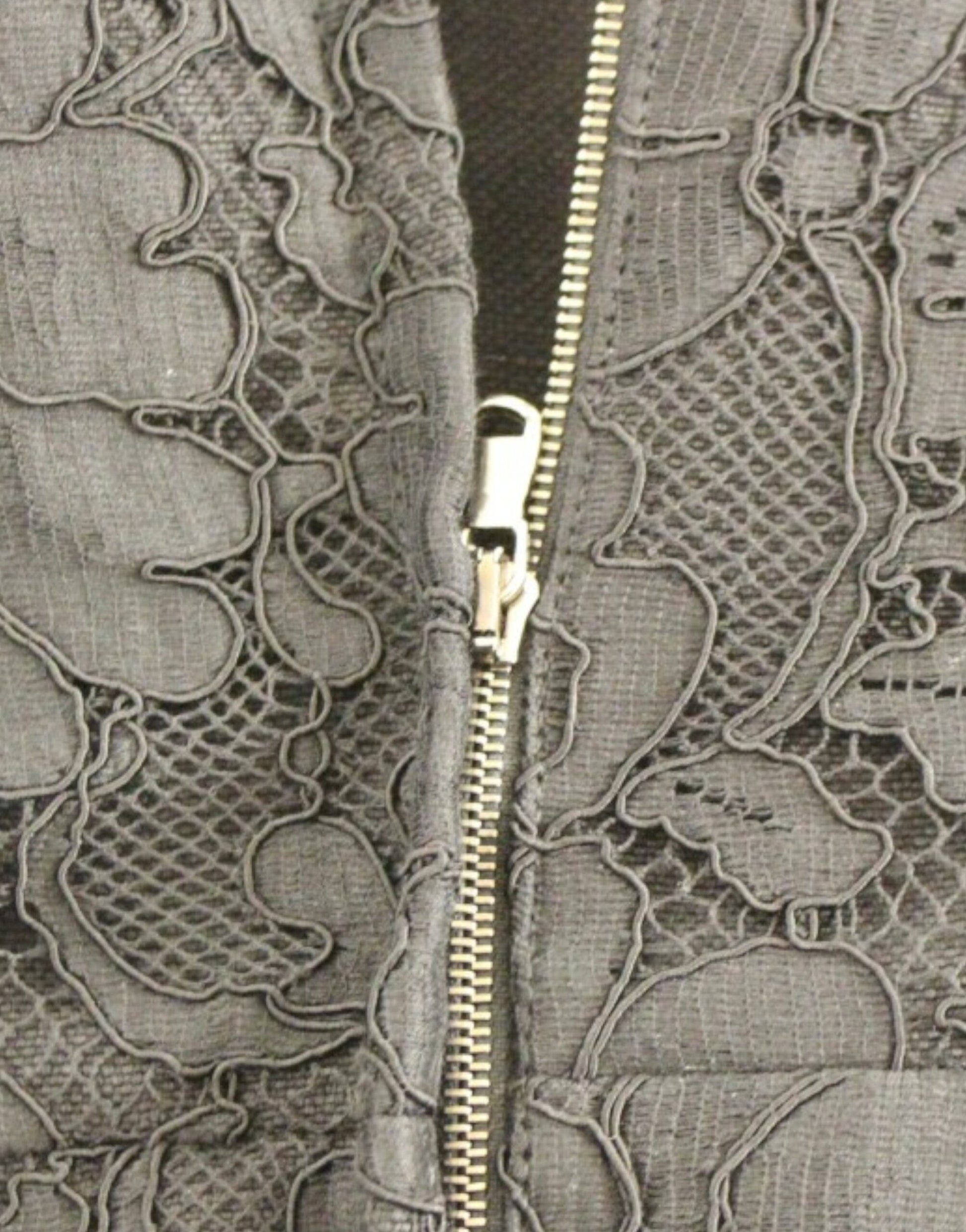 Zipper on lace garment
