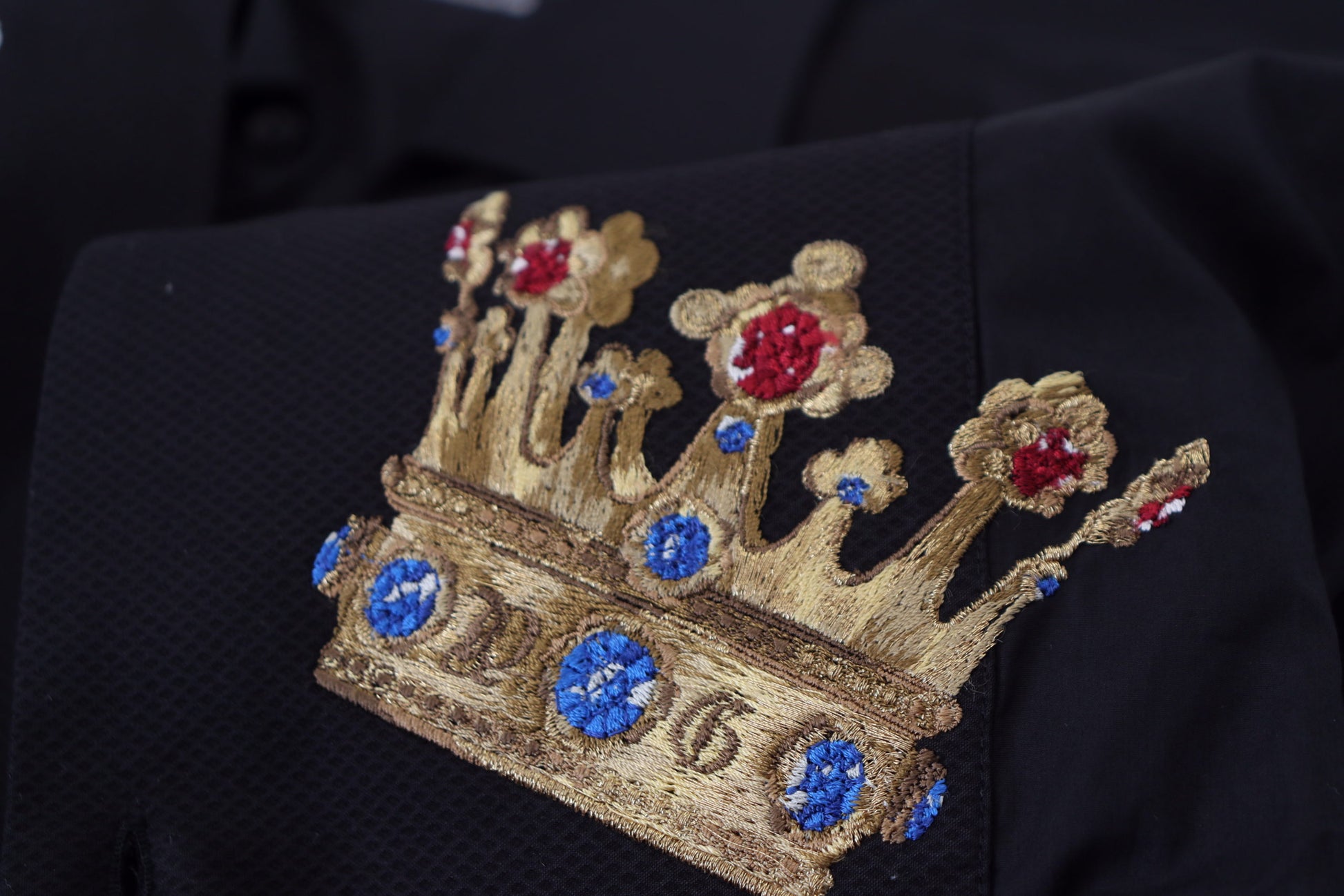 A black gold crown embroidered slim fit dress shirt