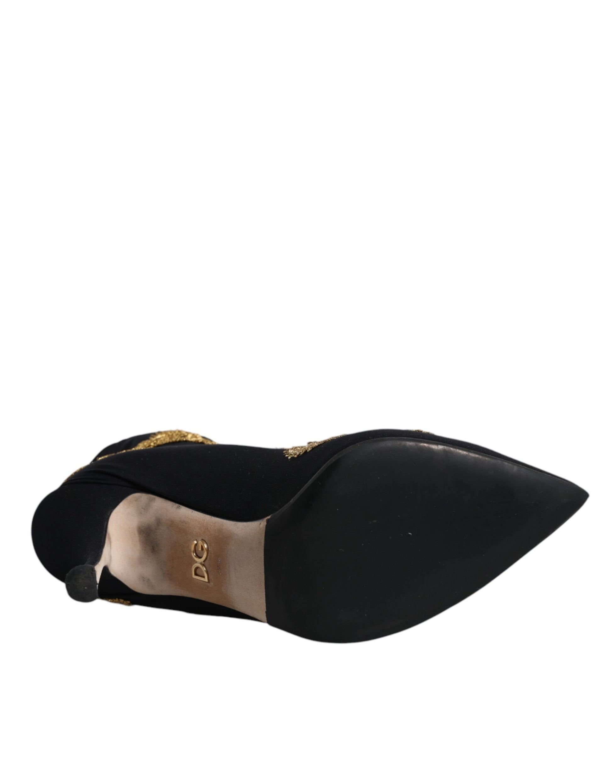 Black hat with gold emblem on front