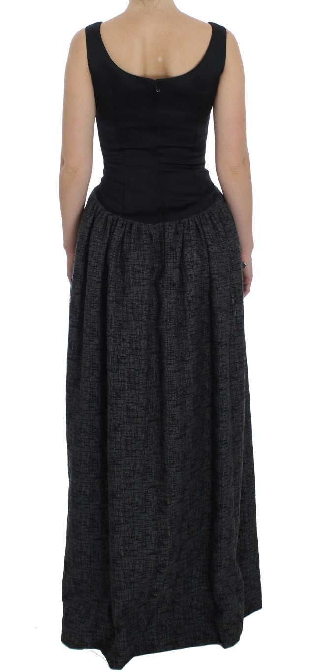 Long black skirt with patterned design