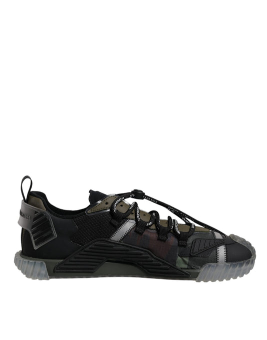 Black and white sneaker with laces
