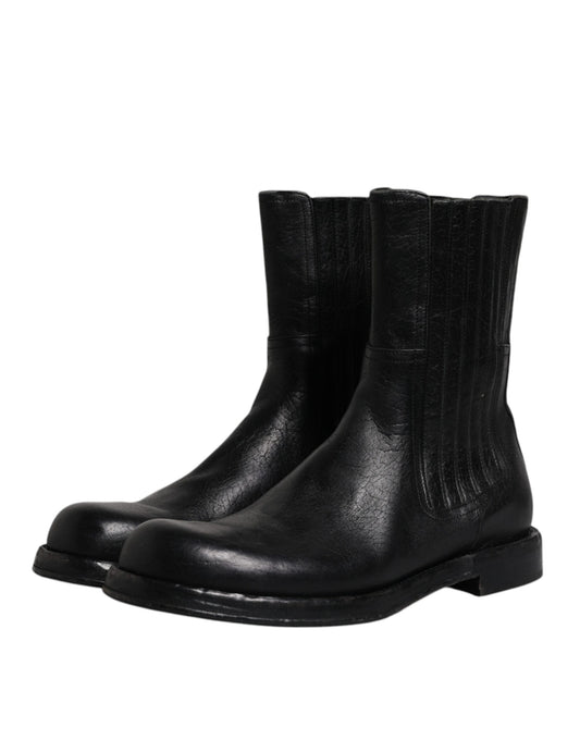 Black leather boot with laces