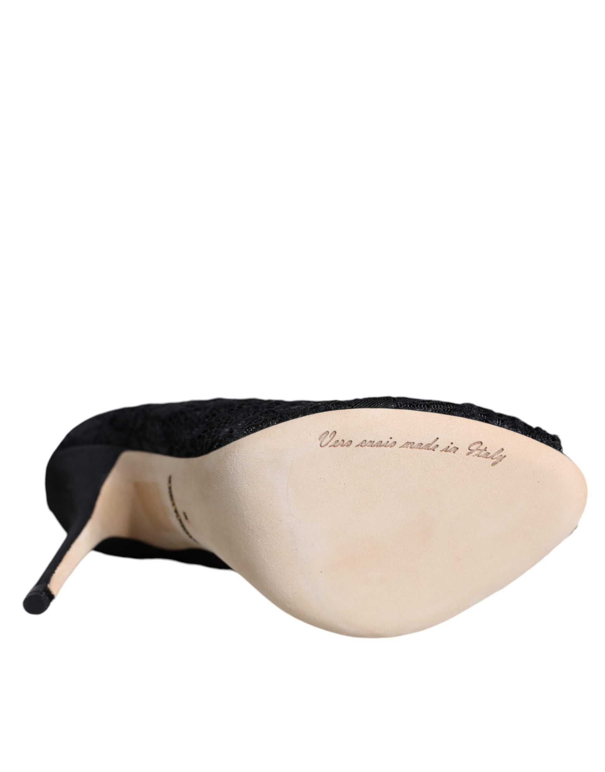 Blindfold for games or sensory deprivation