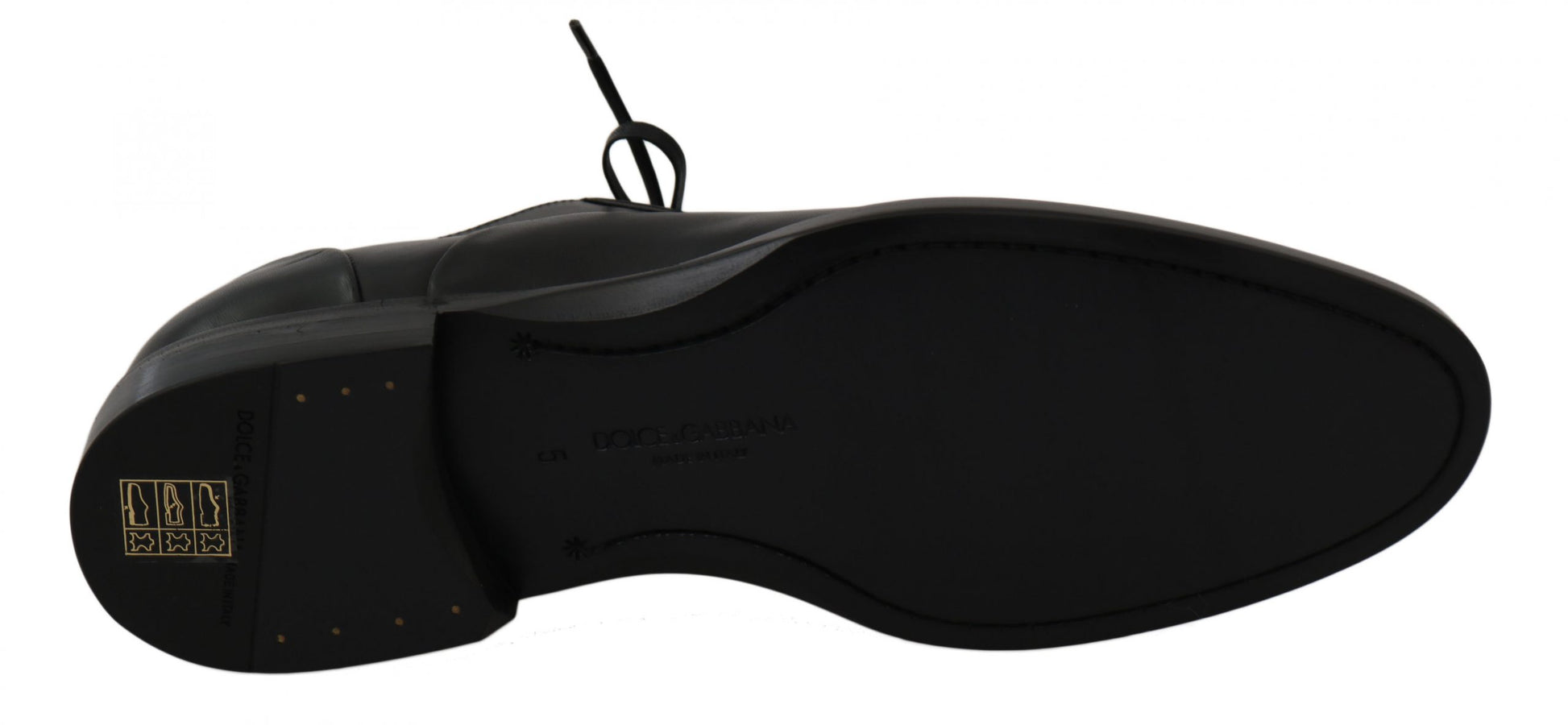 Black mouse with scroll wheel and logo on side