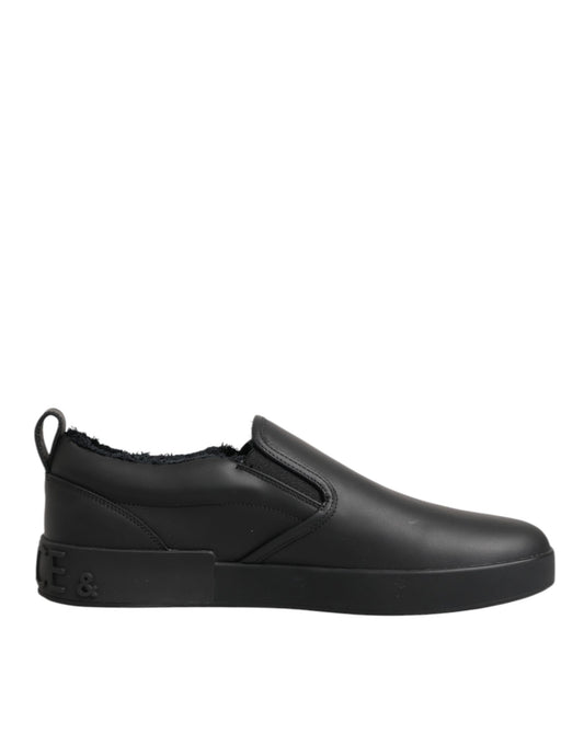 Black sneaker with white sole