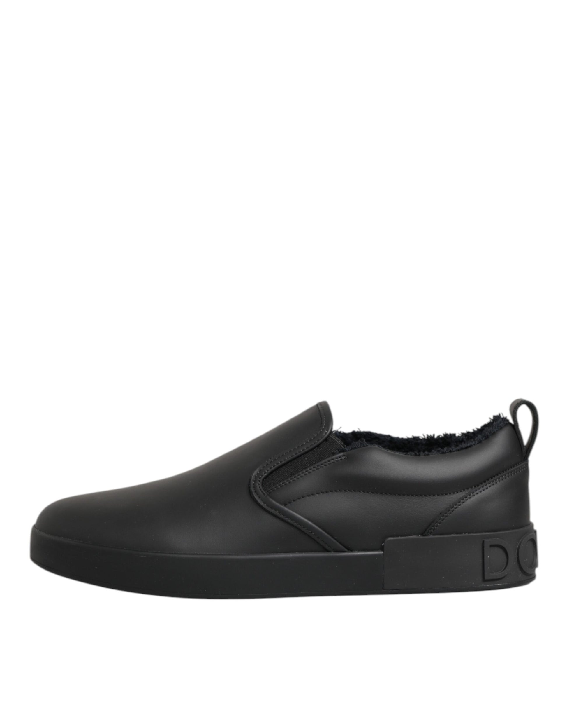 Black sneaker with white sole
