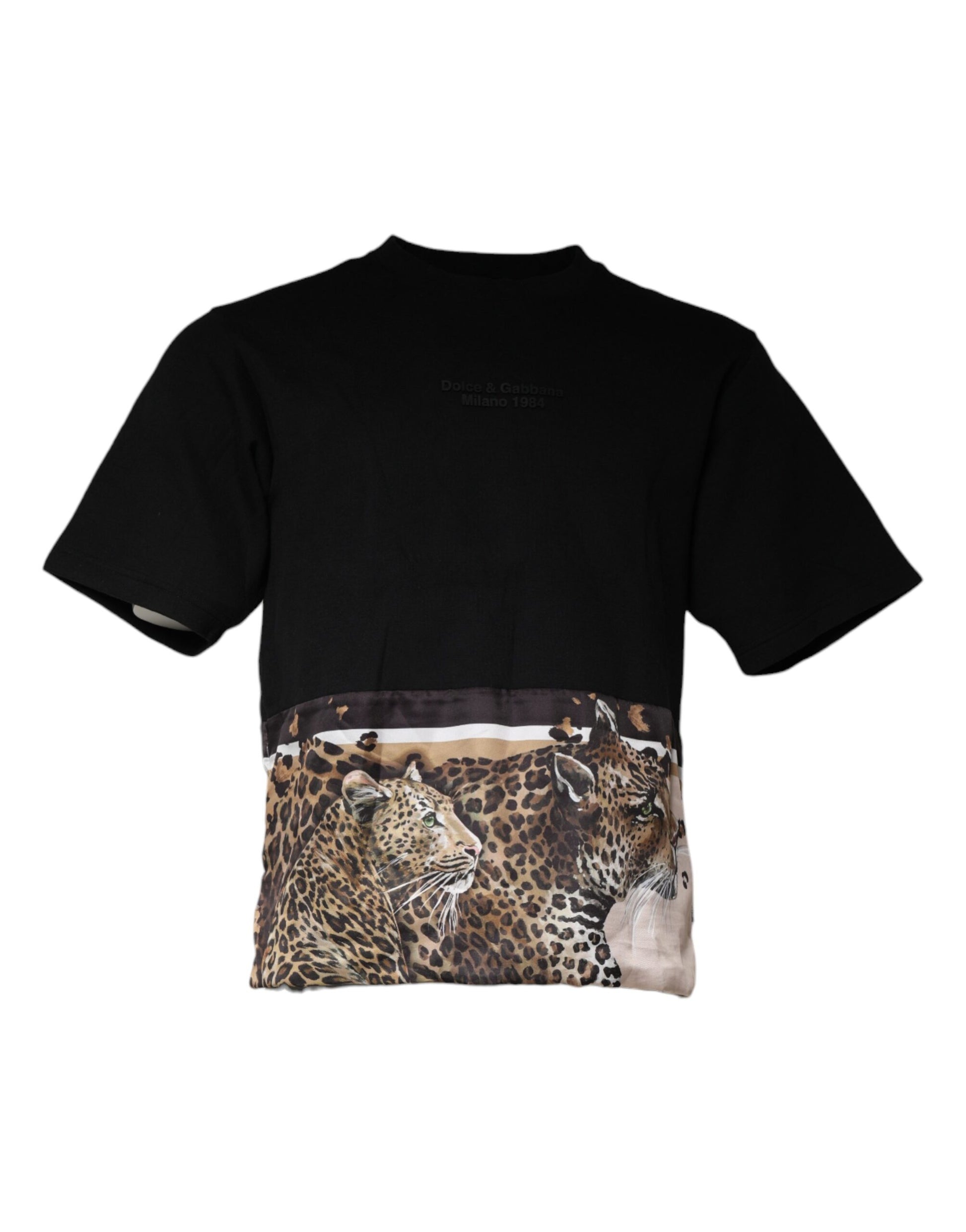 Black t-shirt with leopard print on front