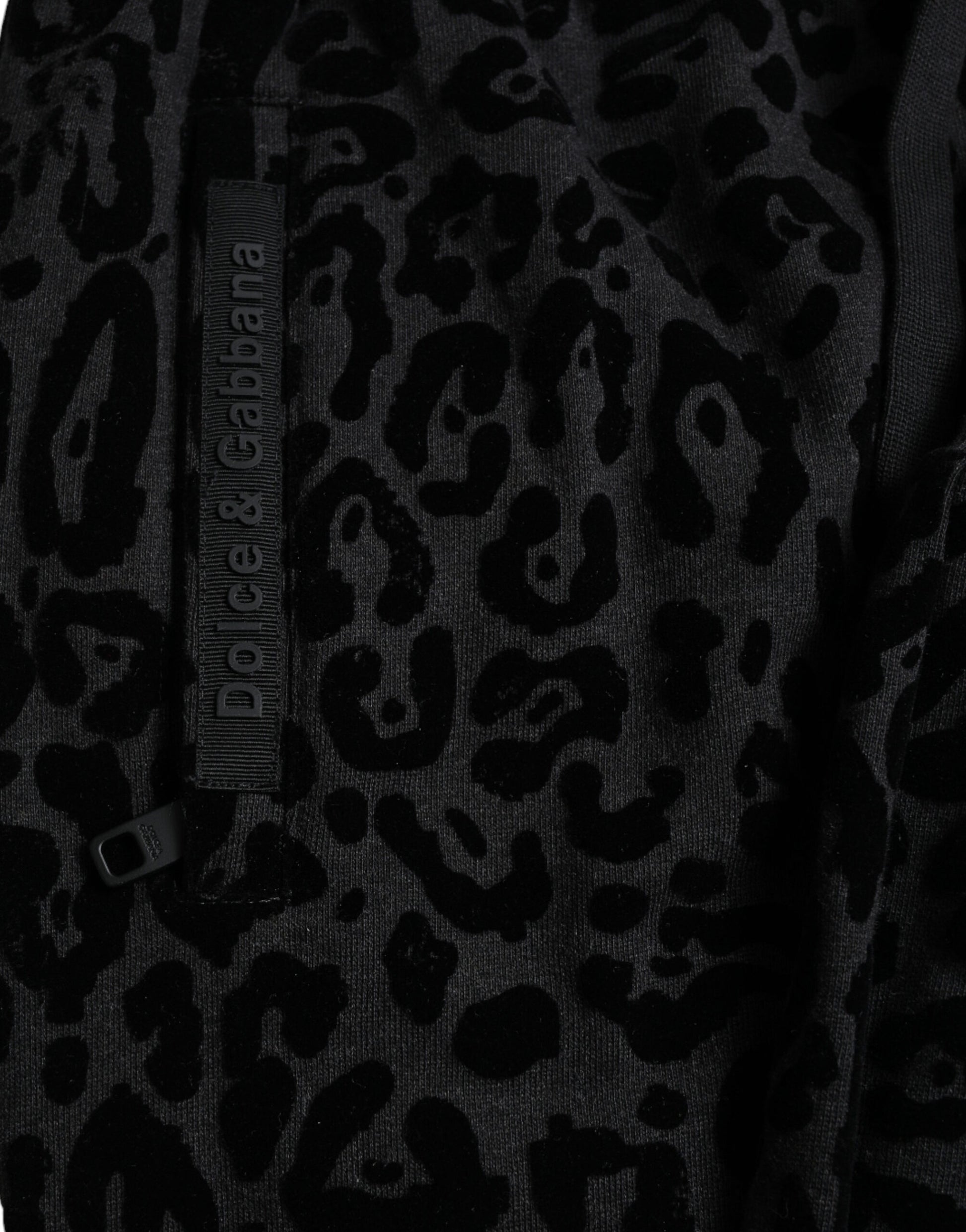 Leopard print scarf with zipper closure