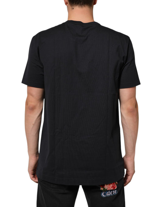 Man wearing dark blue t-shirt