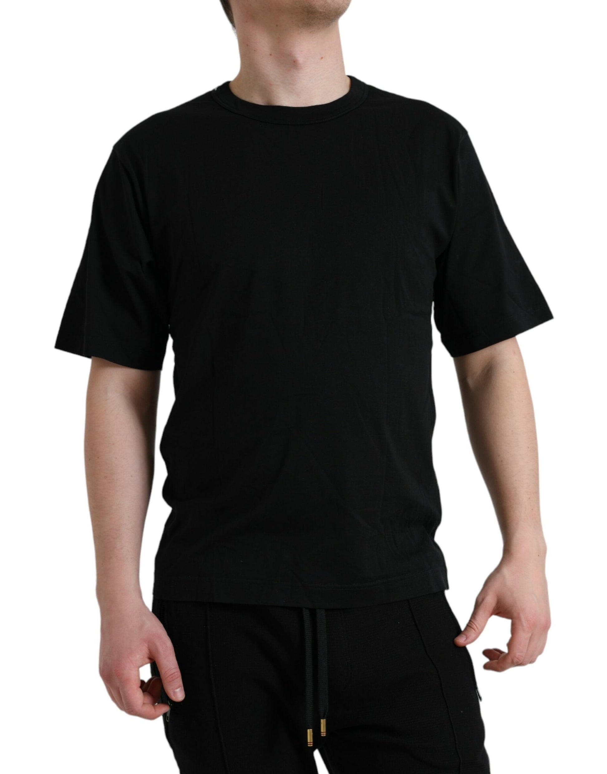Black t-shirt on mannequin
