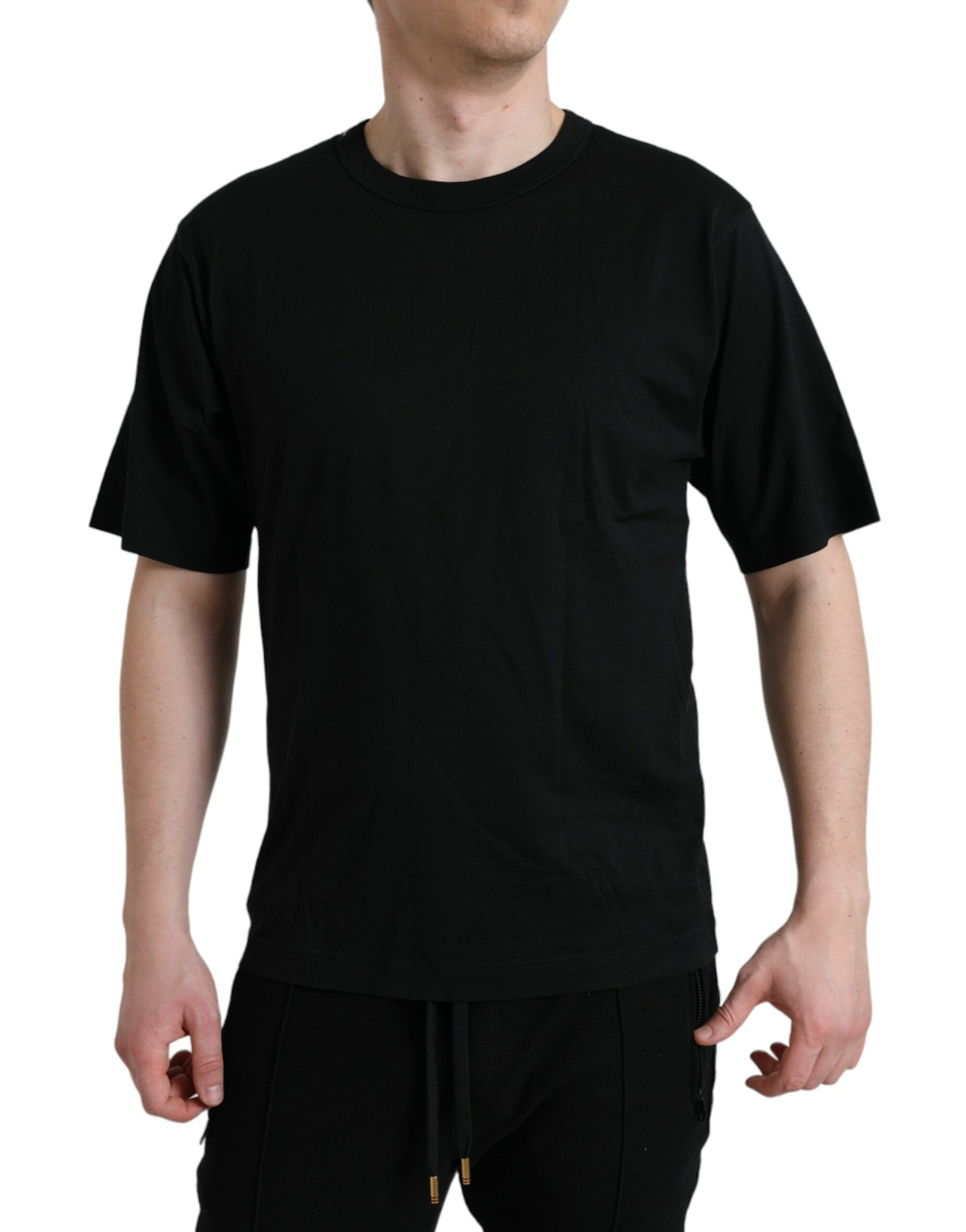 Black t-shirt on a mannequin