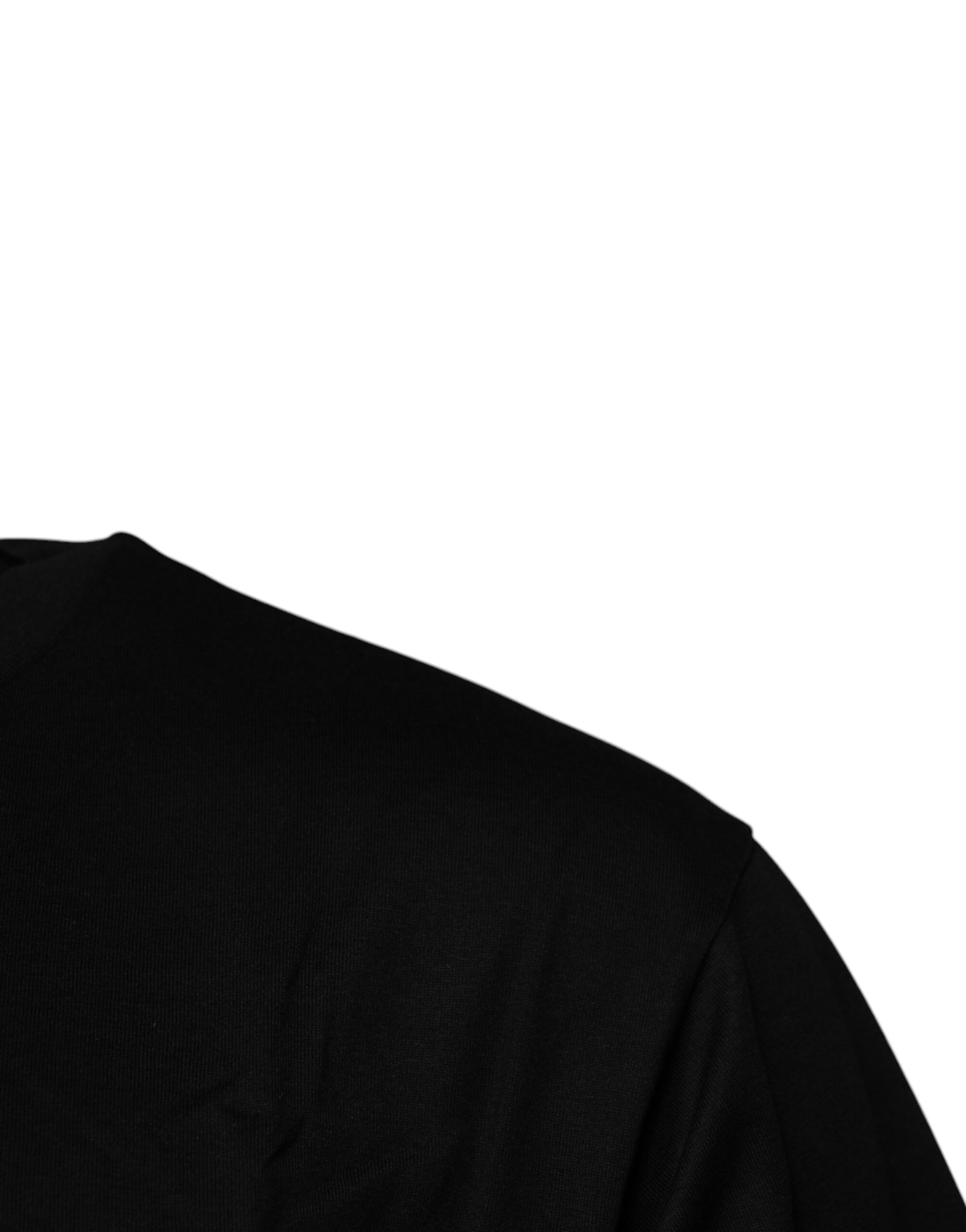 Black short sleeve shirt