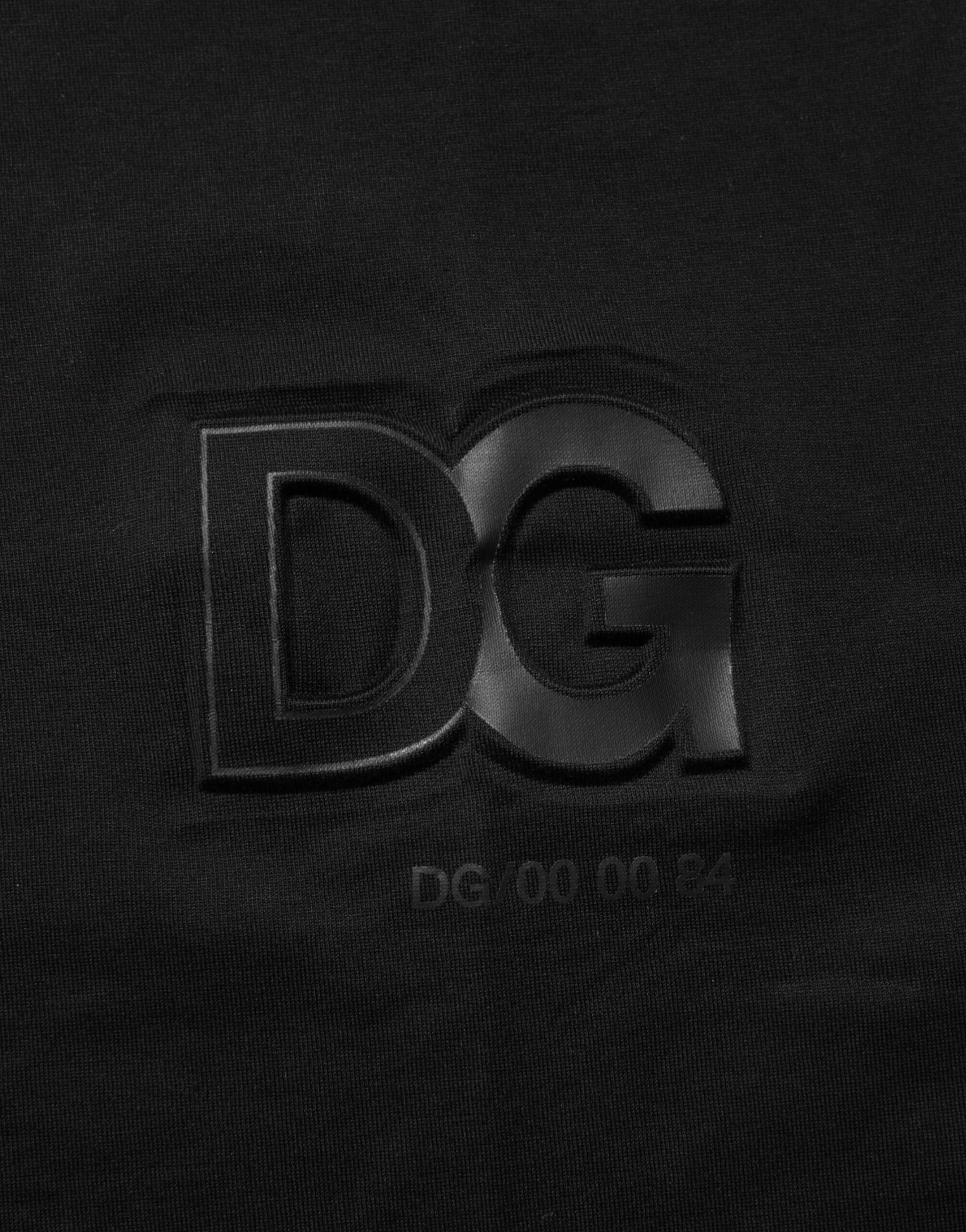 Black cotton men's crew neck t-shirt with logo patch