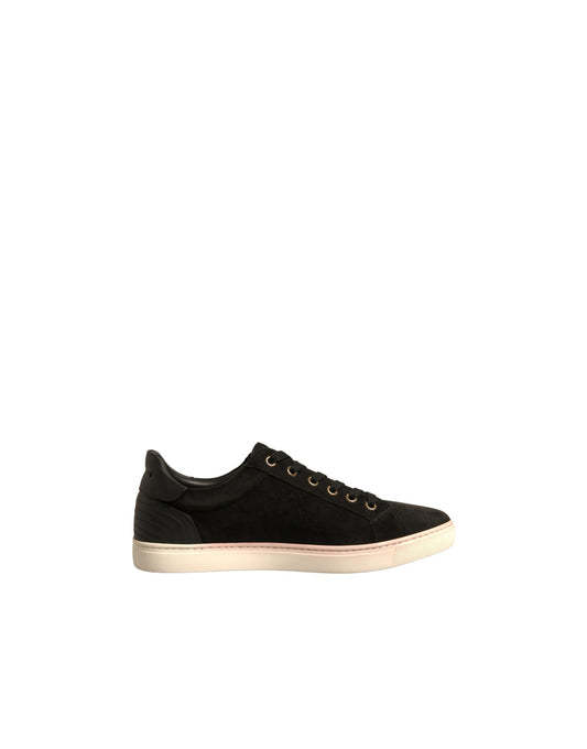 Black sneaker with white sole