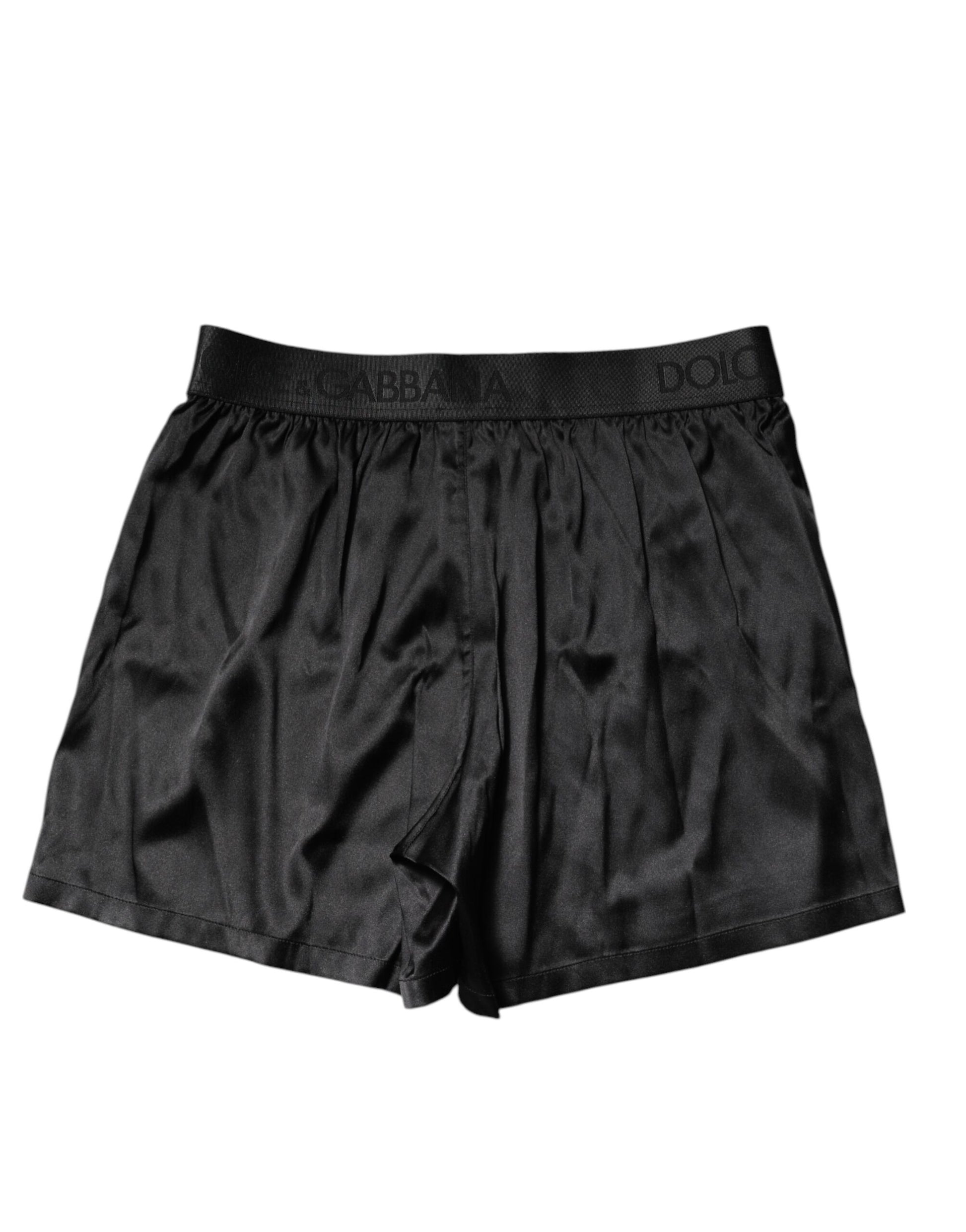 Black shorts with ruffled hem