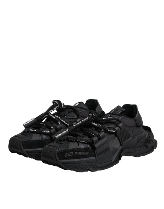 Black hiking shoes with laces