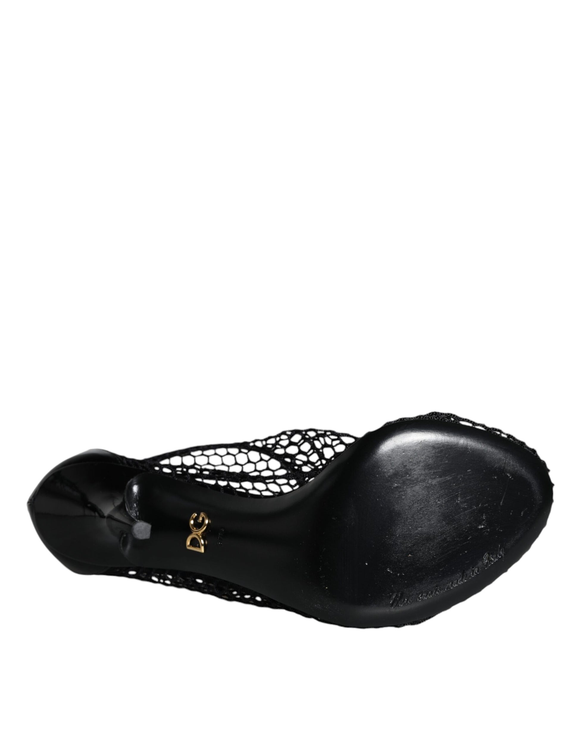 Black shoe with white sole