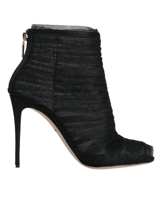 High heel boot with ruffled texture