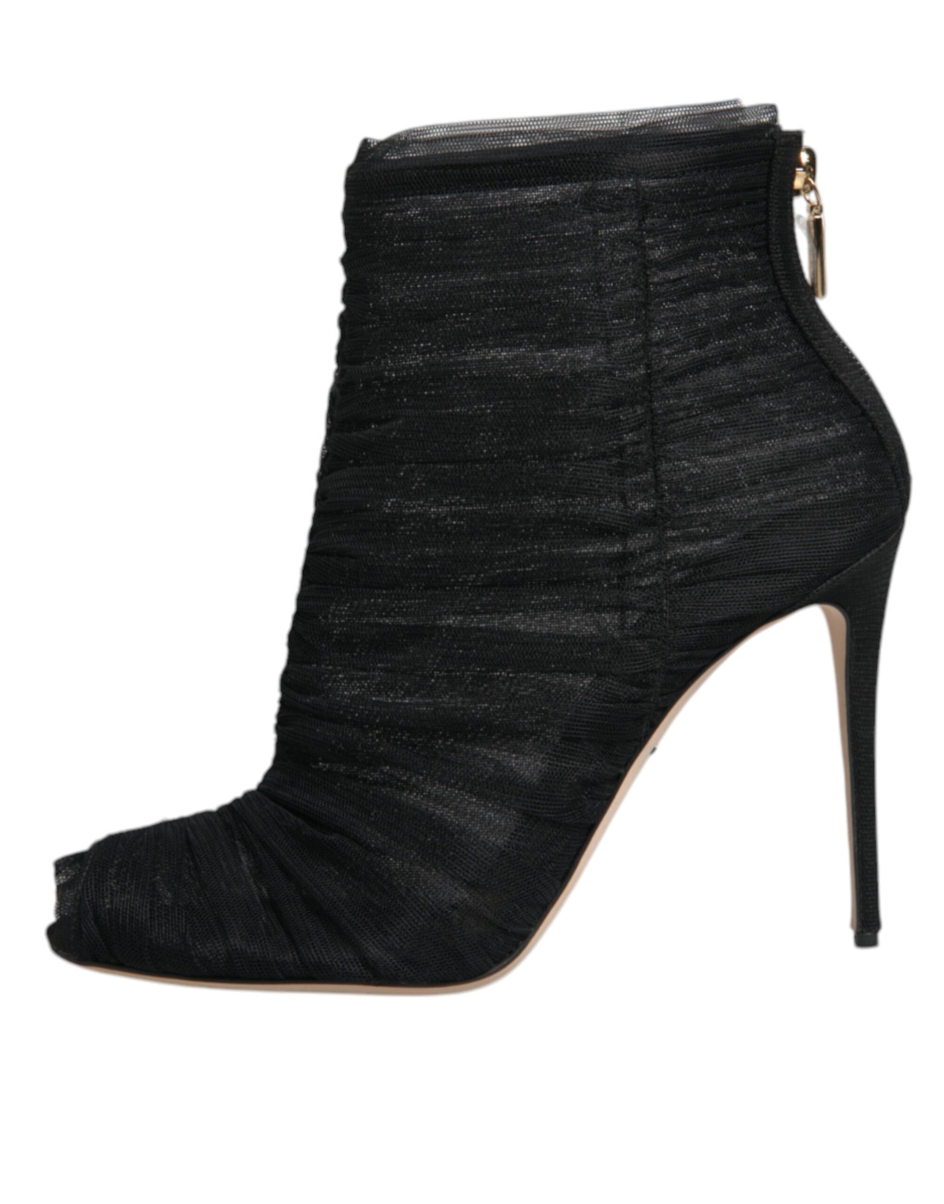 High heel boot with ruffled texture