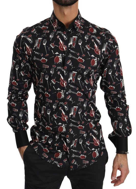 Man wearing a black shirt with red and white pattern