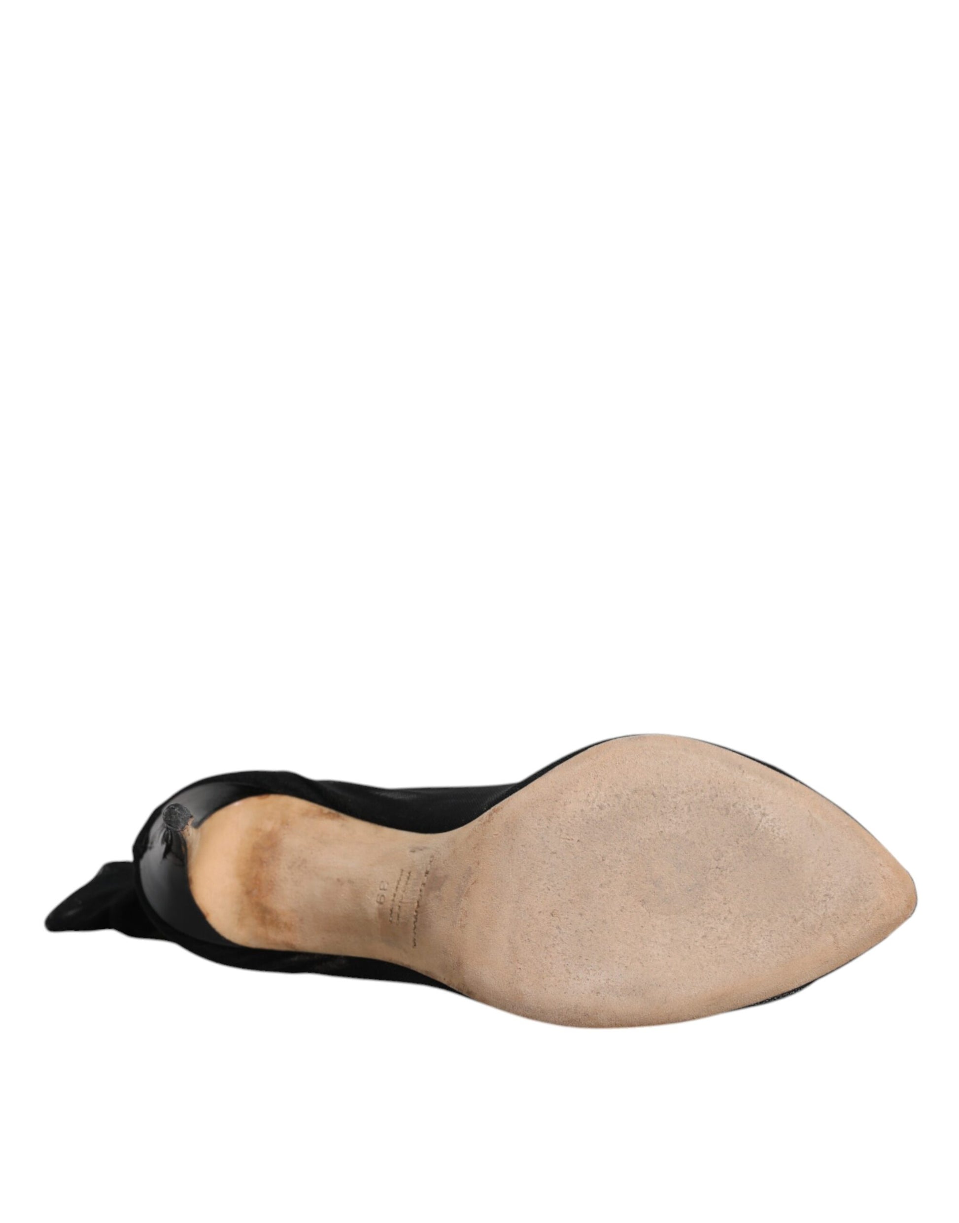 Footwear for walking on sandy surfaces