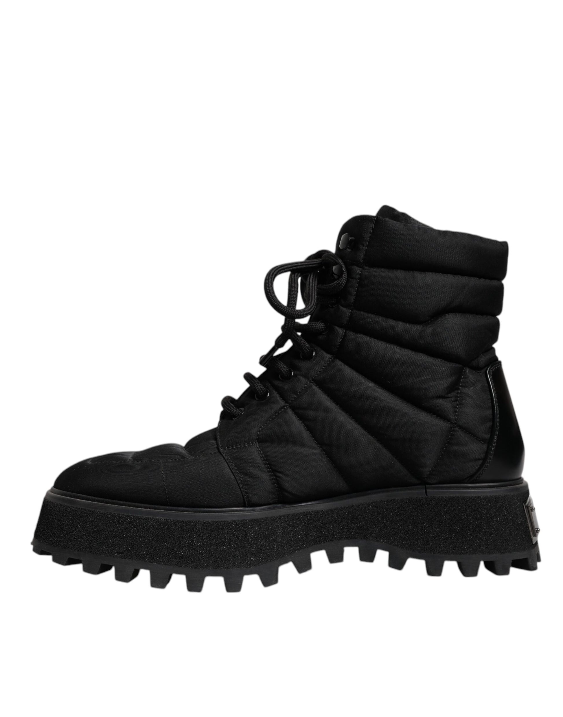 Black boot with glittery texture on sole