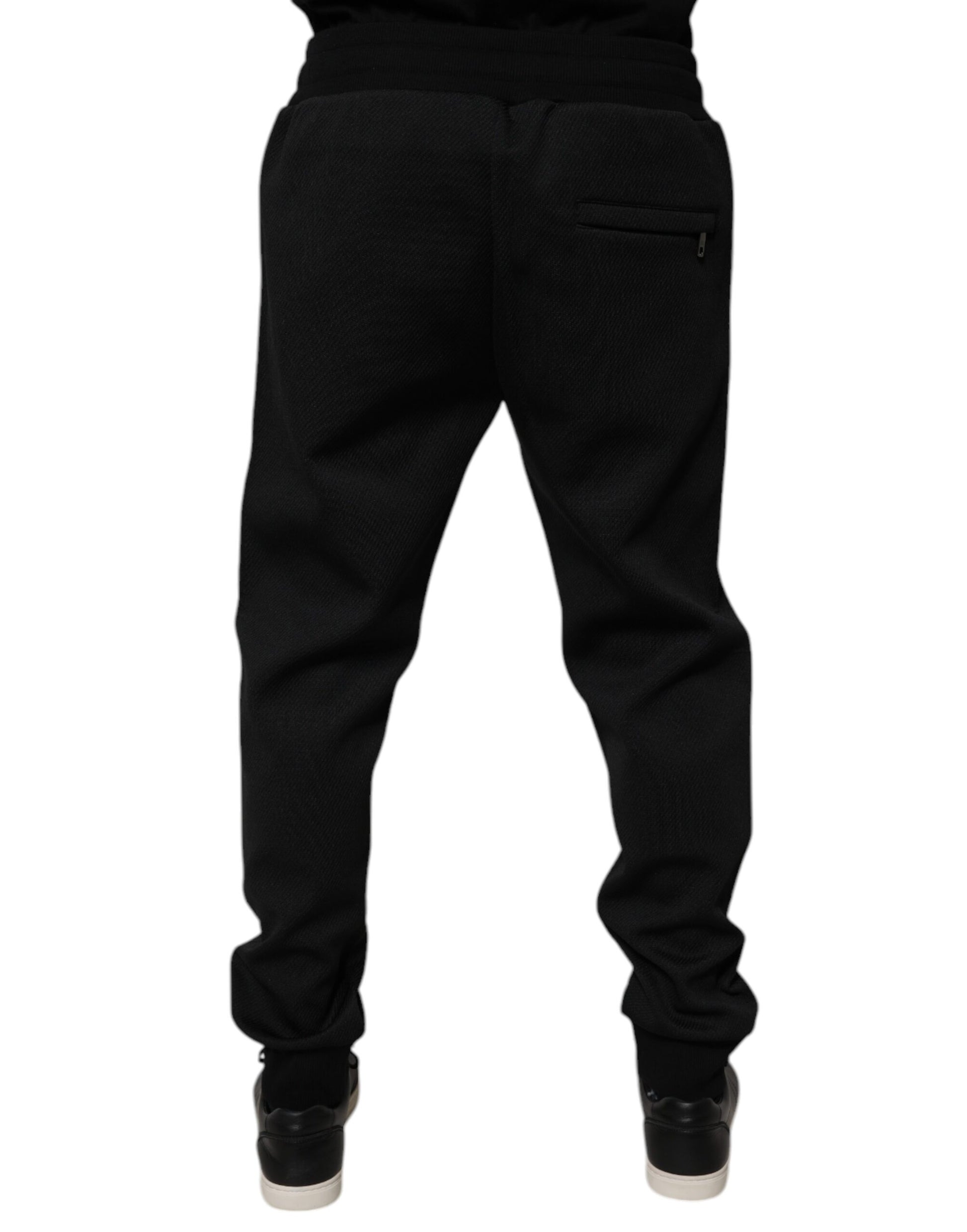 Black sweatpants with pockets on sides