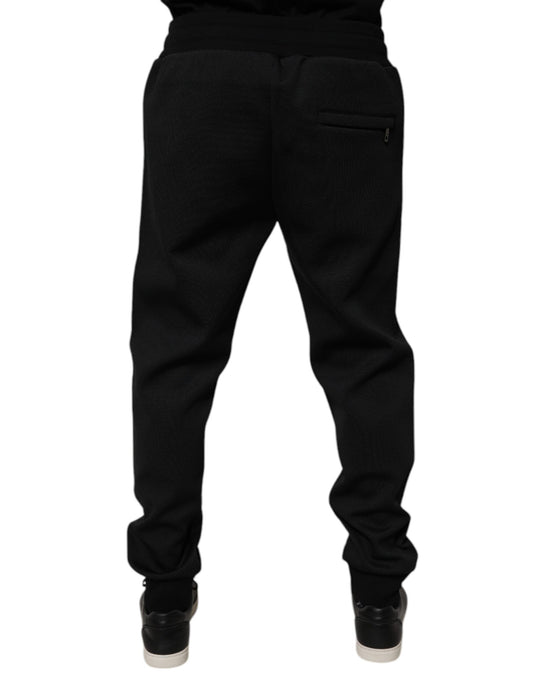 Black sweatpants with pockets on sides
