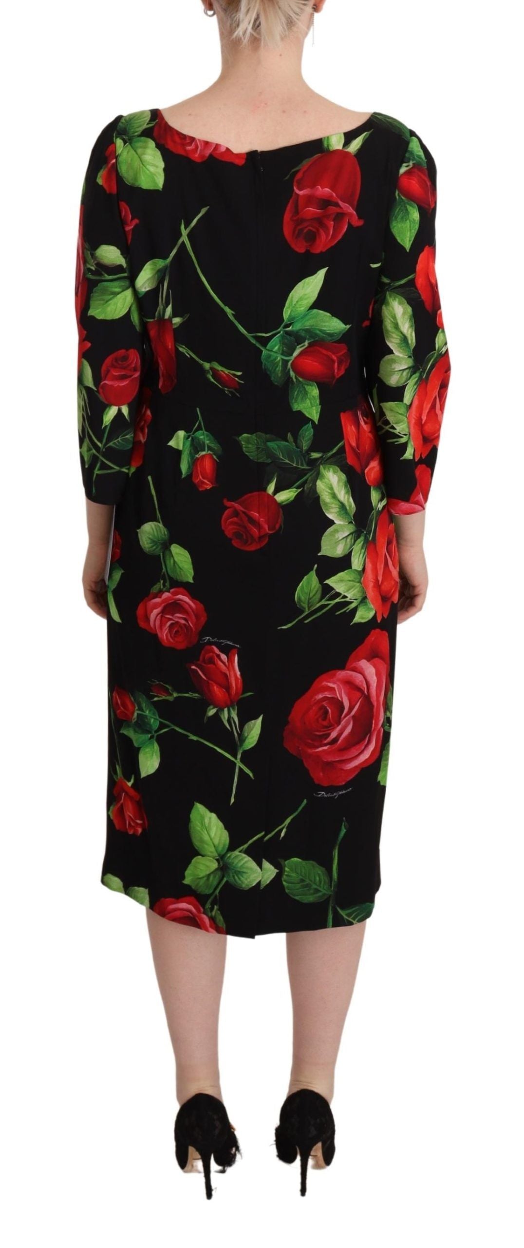 A black dress with red roses print