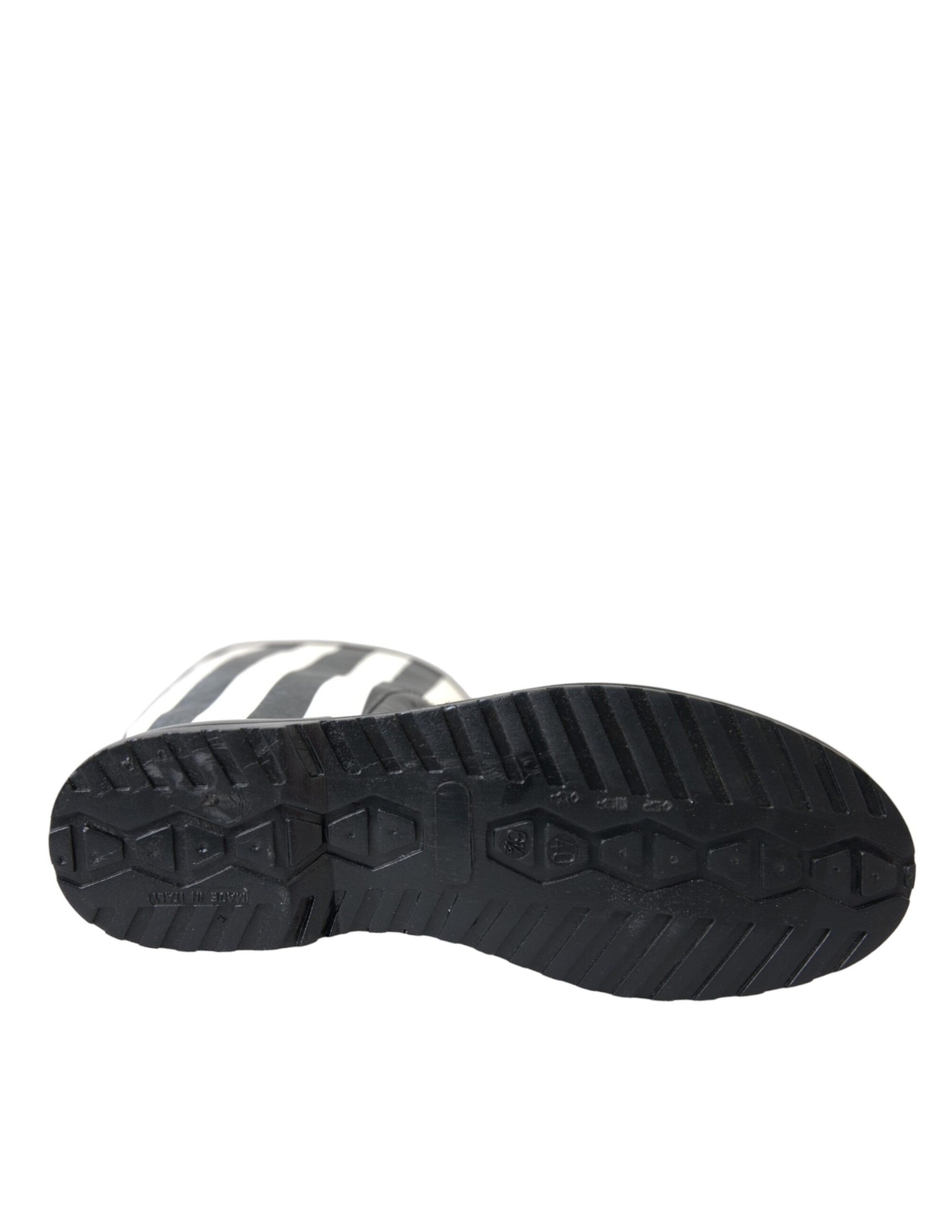 Black shoe with white sole