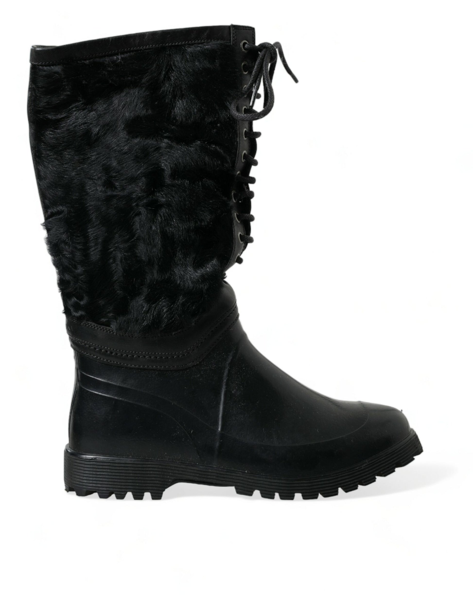 Fur lined black boot with laces and a thick sole