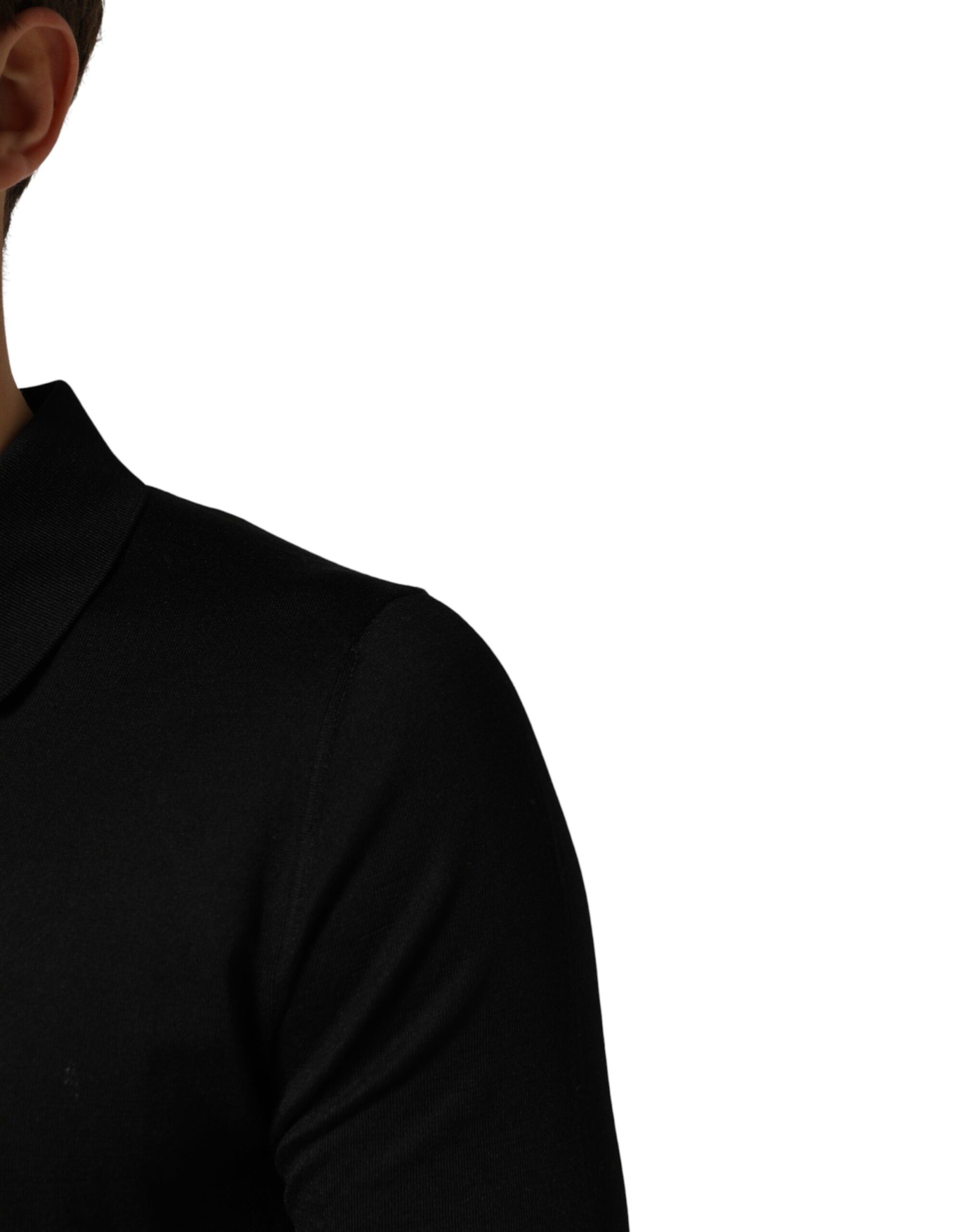 Man wearing black shirt