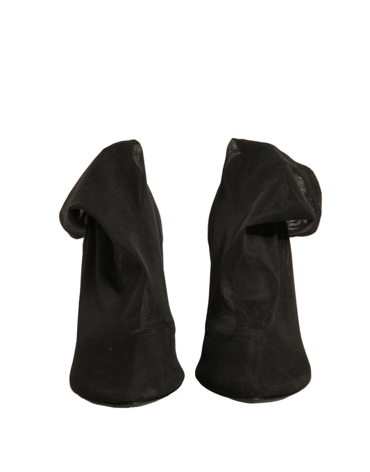 Pair of black gloves