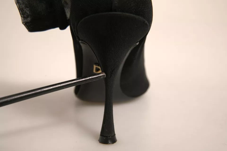 High heel shoe with pointed toe