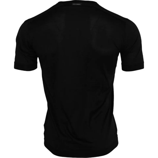 Black sleeveless shirt