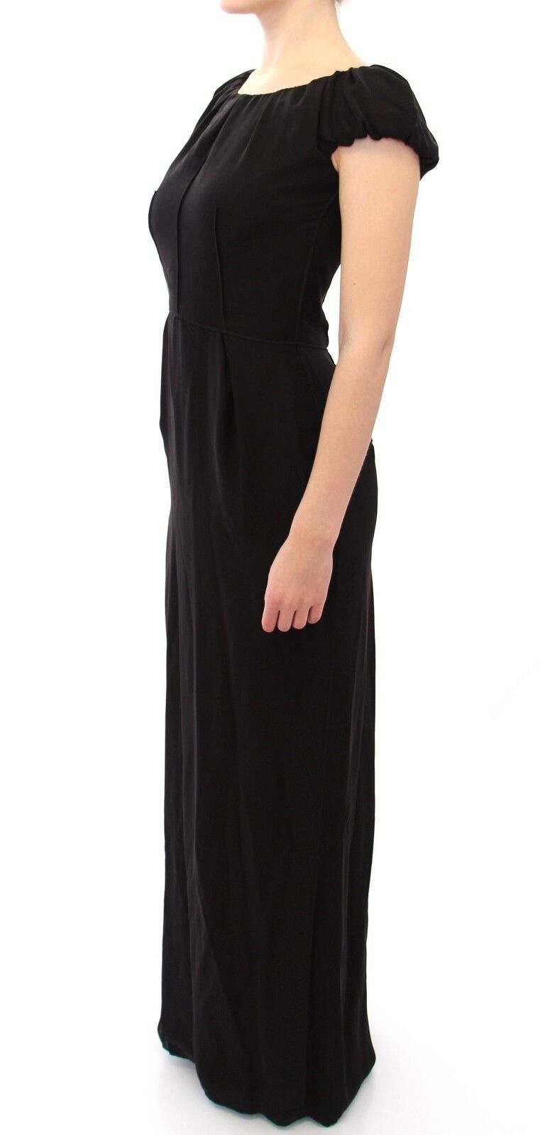 Long black dress on a mannequin