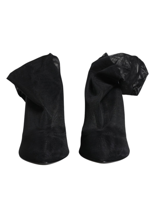 Pair of black gloves