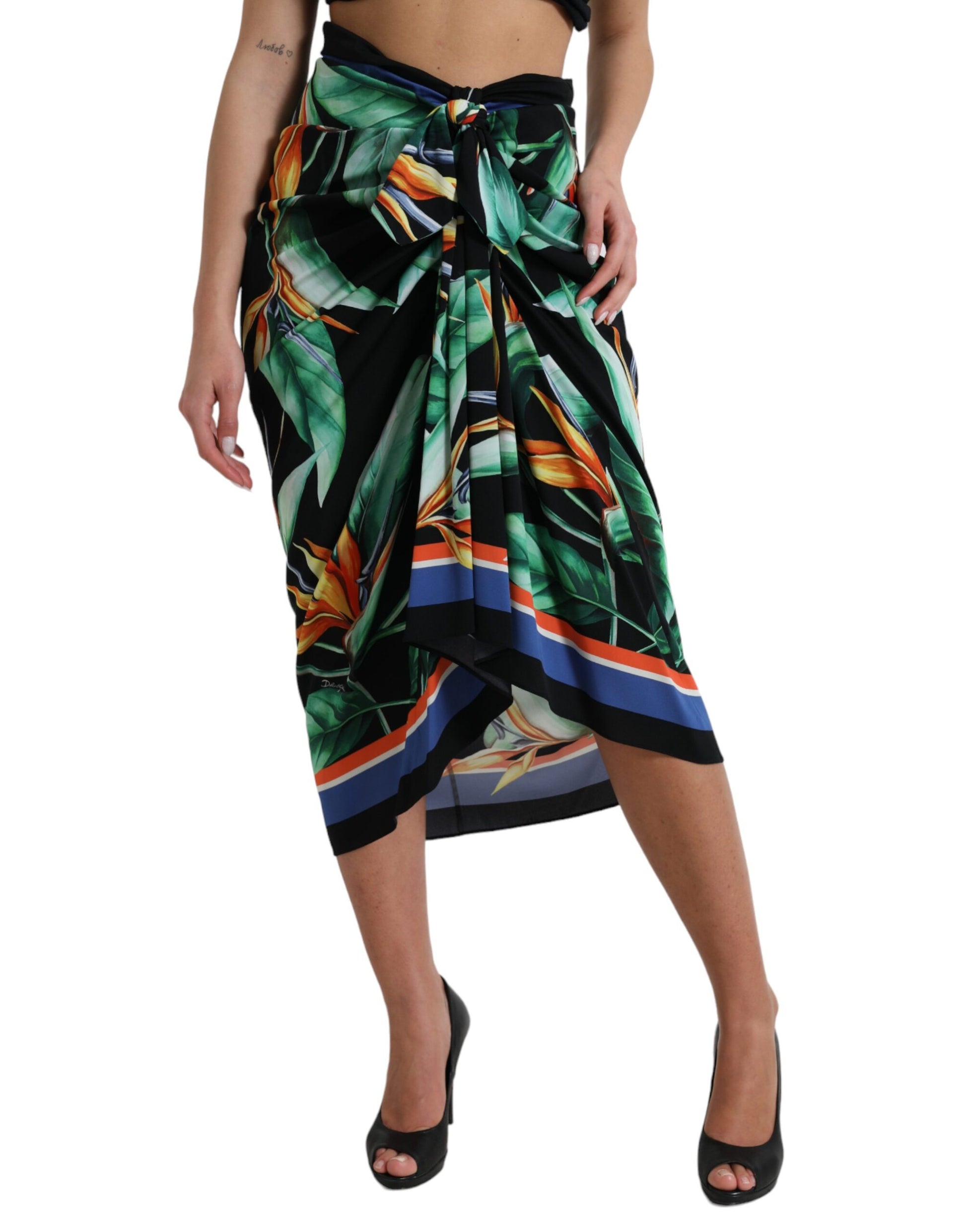 Long skirt with tropical print
