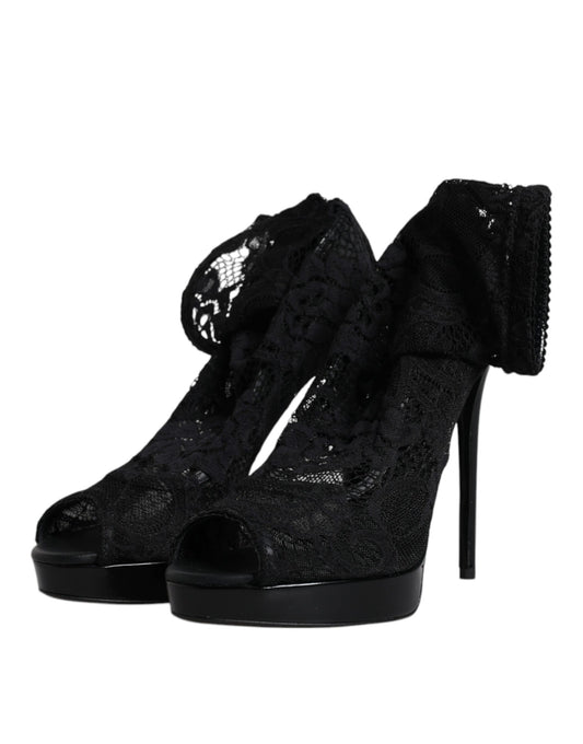 High heel shoes with embroidered detailing