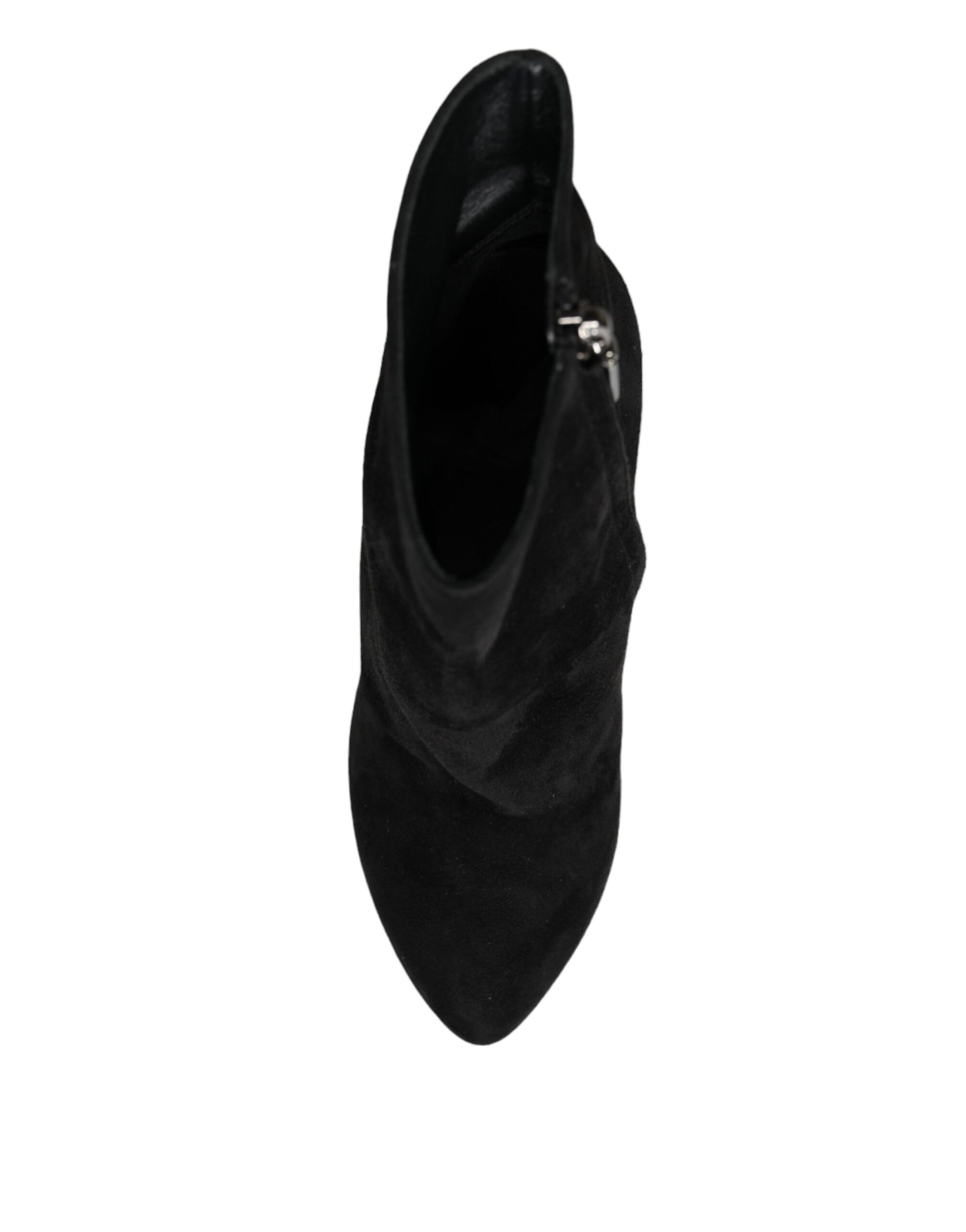 Black shoe with a zipper on top