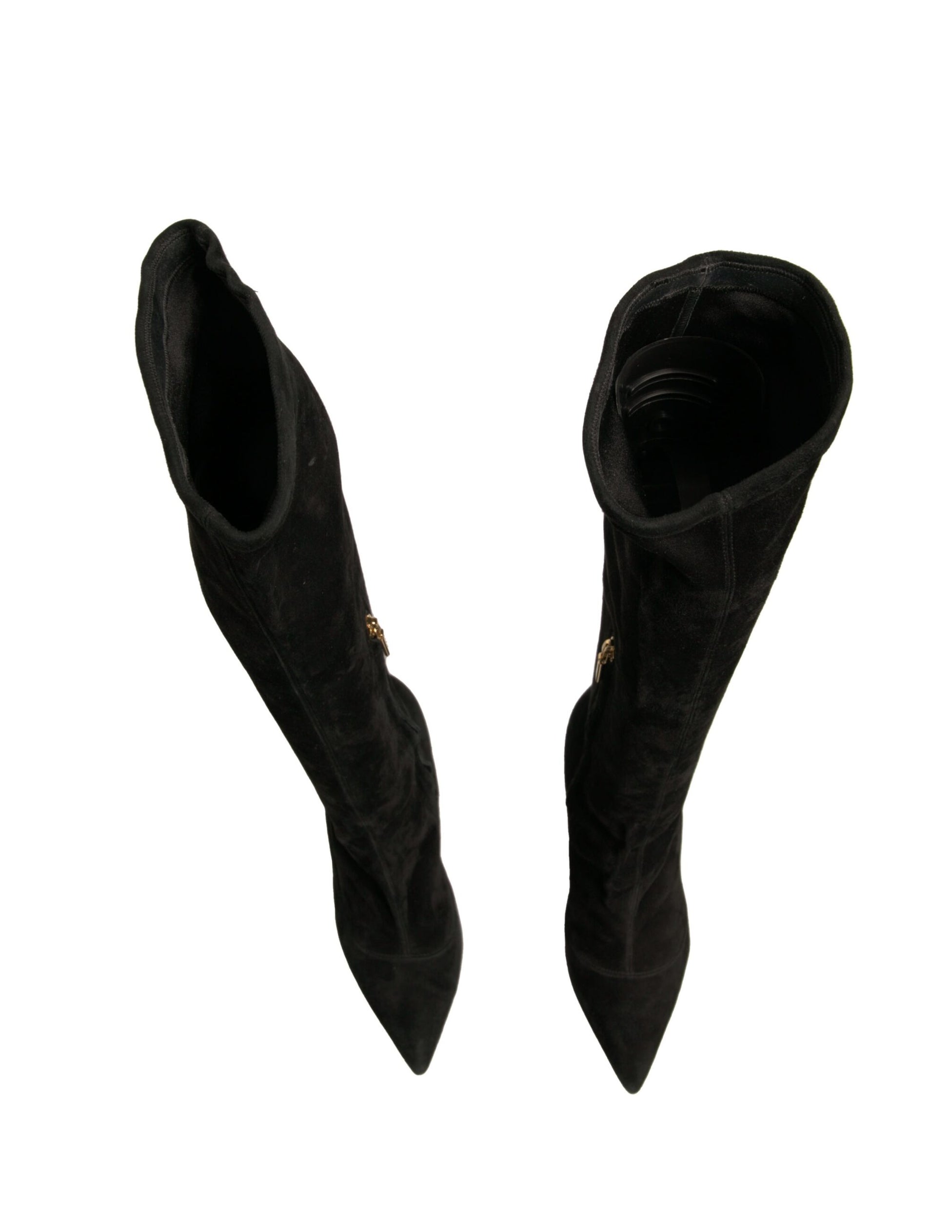 Pair of black boots with pointed toe