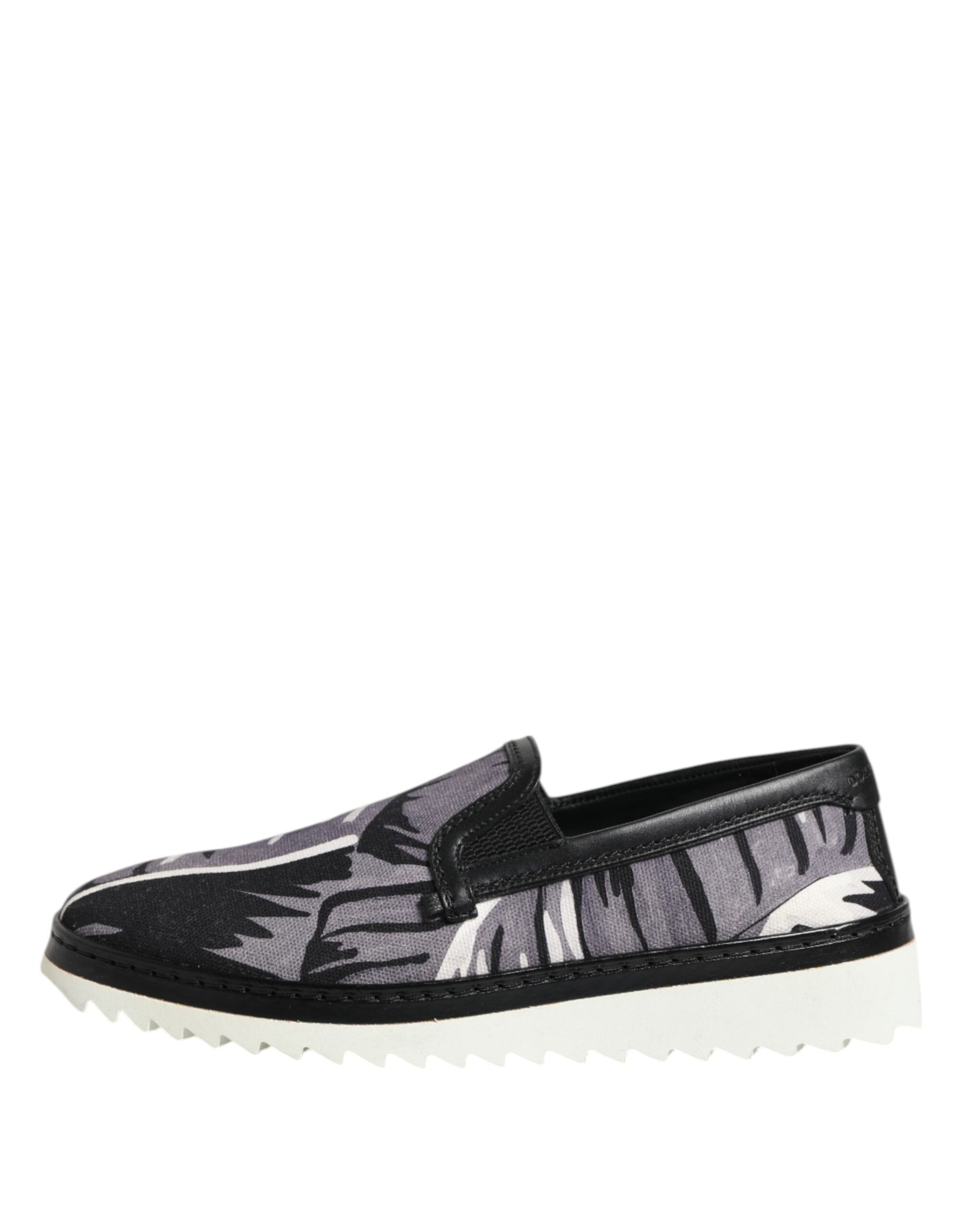 Loafer shoes with a floral pattern on the vamp
