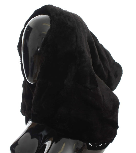 Black fur hood on mannequin head
