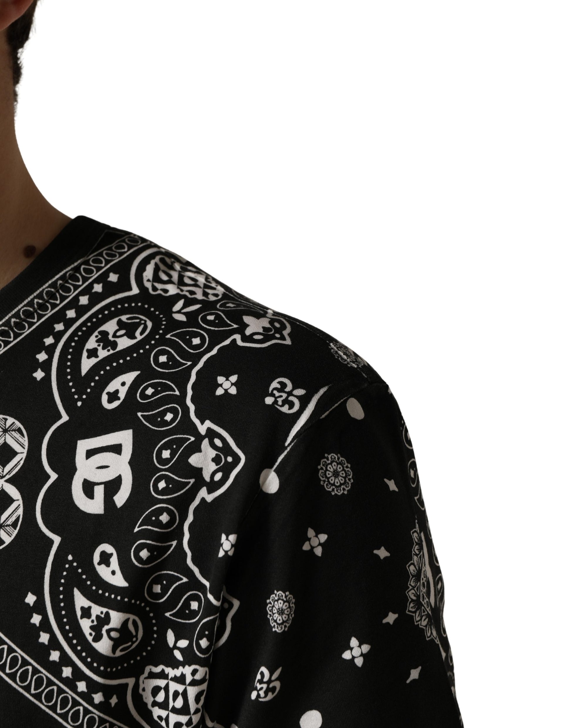 Black sleeveless shirt with white bandana design on back