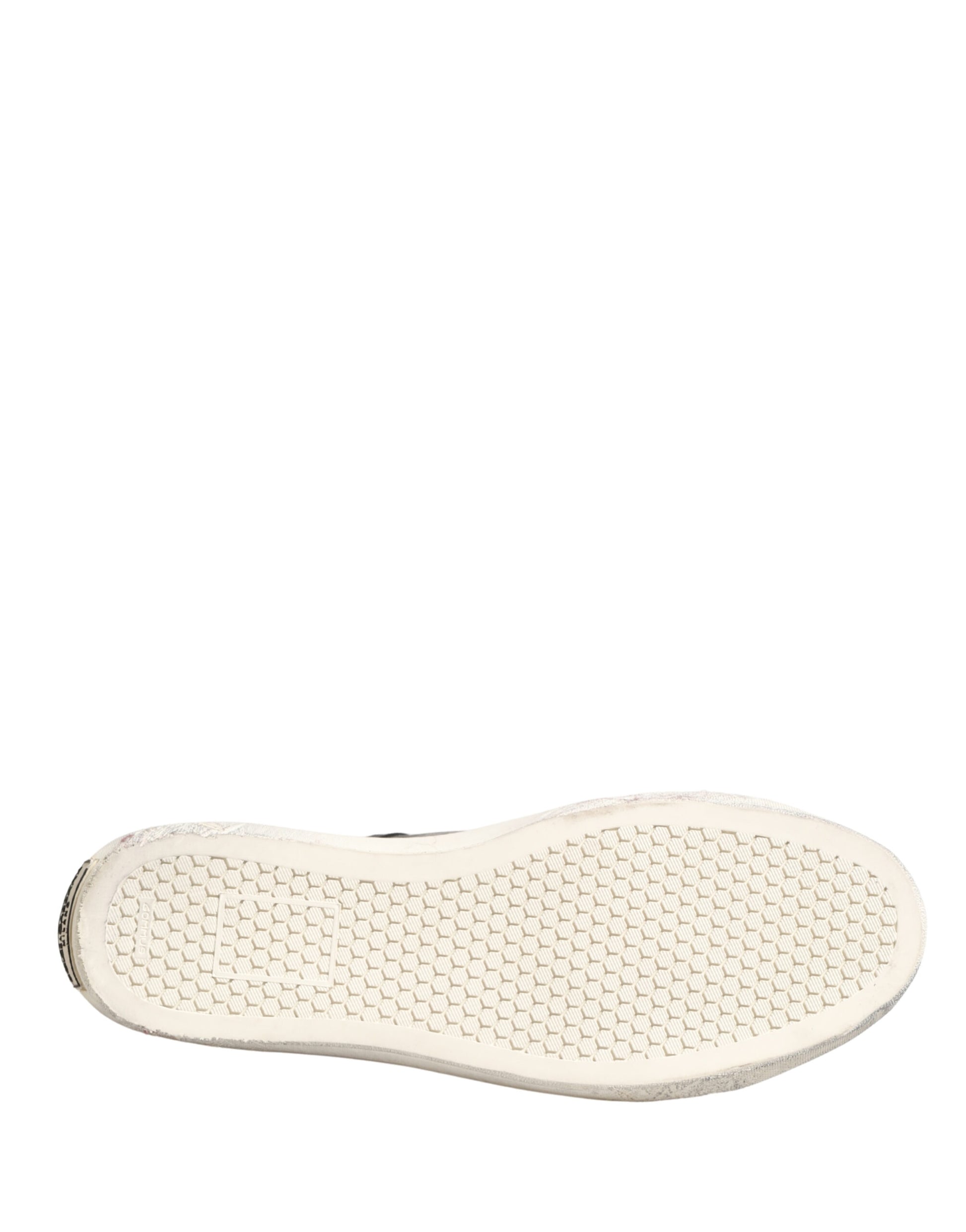 Footwear sole for left shoe