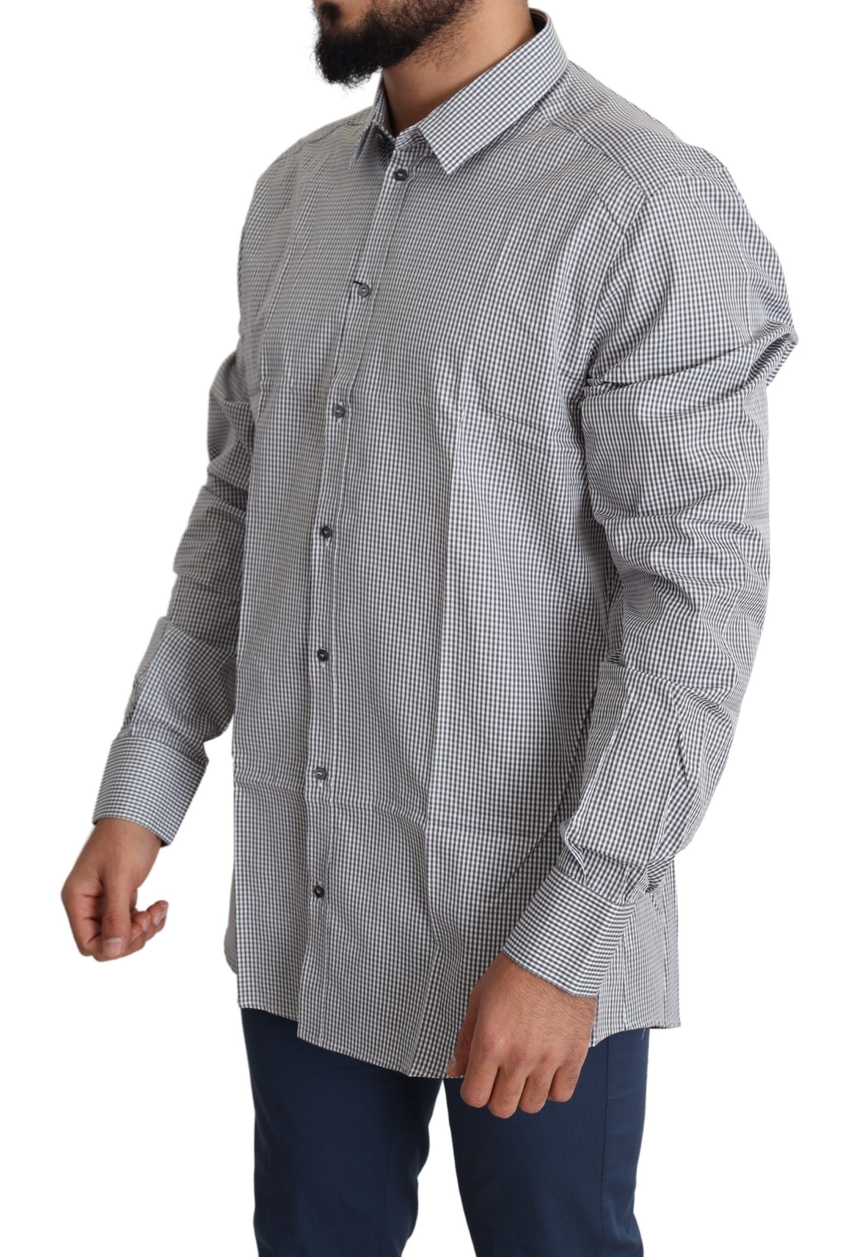 Long sleeve shirt with plaid pattern