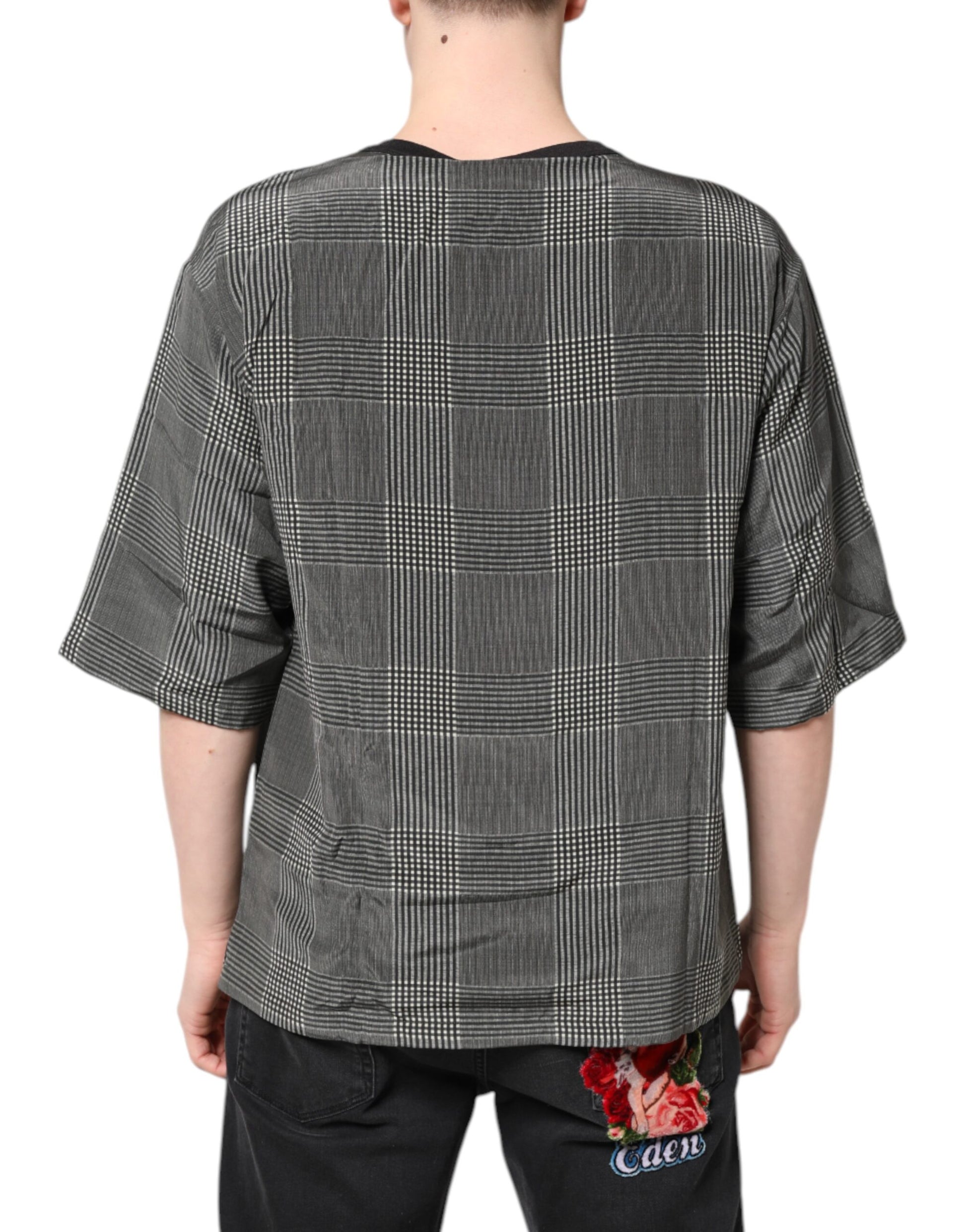 Back of plaid shirt on mannequin
