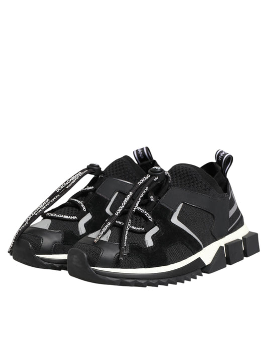 Baby shoe with velcro straps