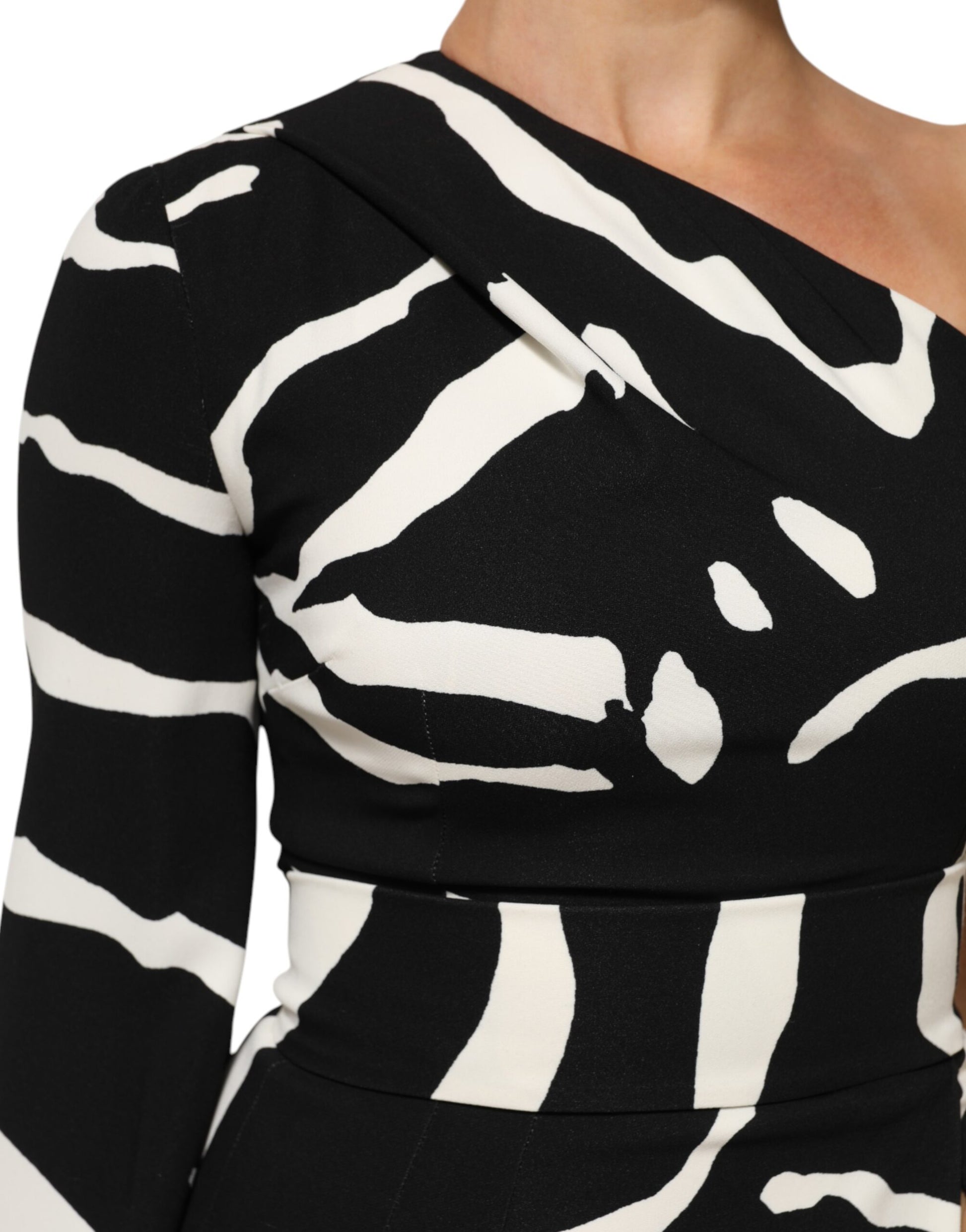 Black and white dress with zigzag pattern