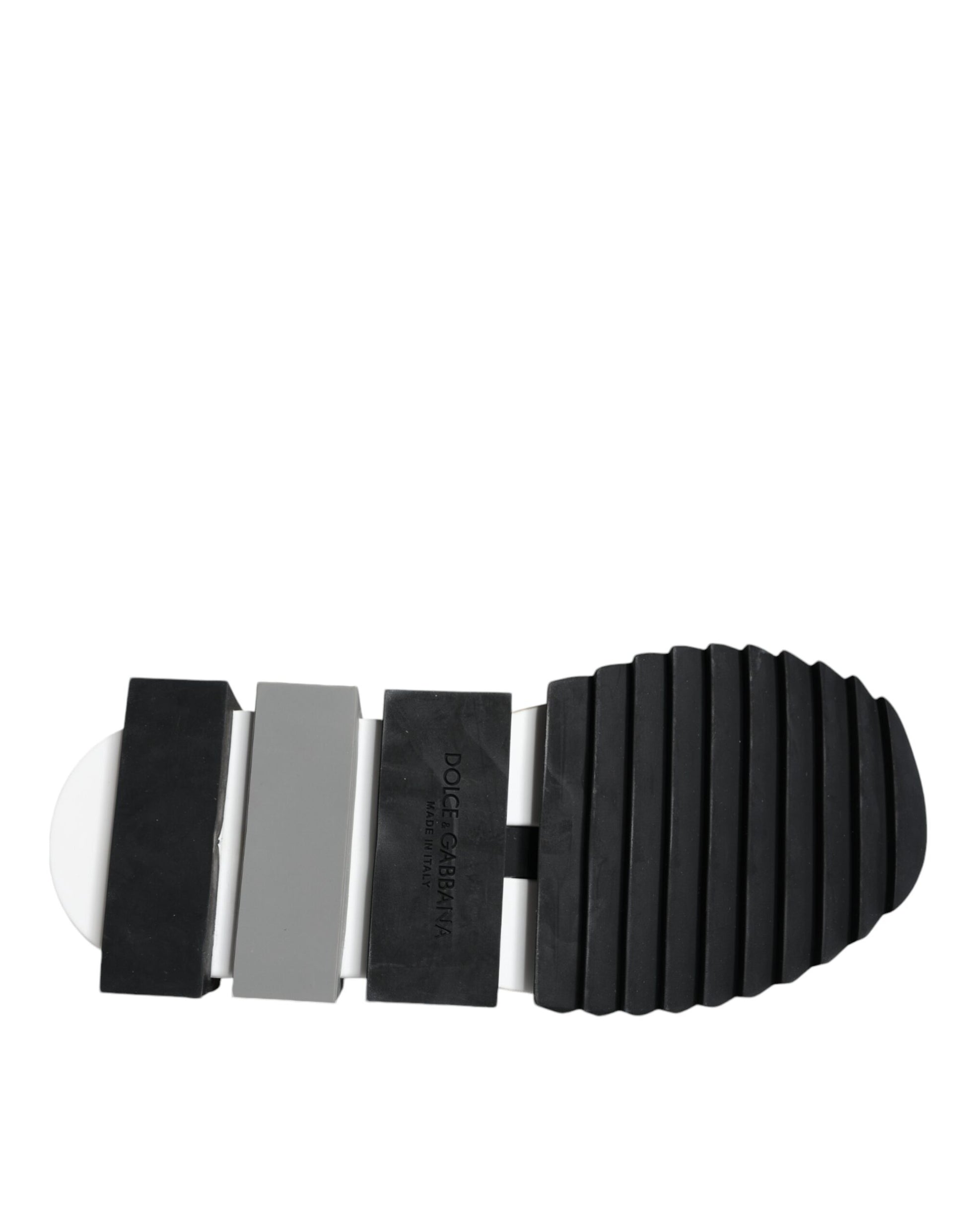 Footwear with a sole made of multiple blocks